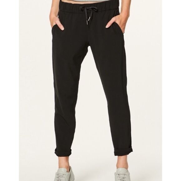 Lululemon On the Fly pants in Black Size 8 / Exellent - Picture 2 of 6
